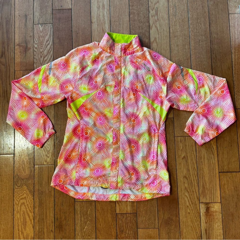 Saucony neon bright pink orange vented running jacket with pockets women’s small